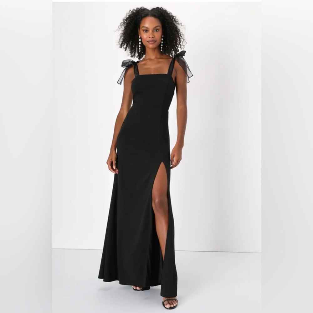 Lulu’s Beloved Elegance Black Tie-Strap Mermaid Maxi
Dress